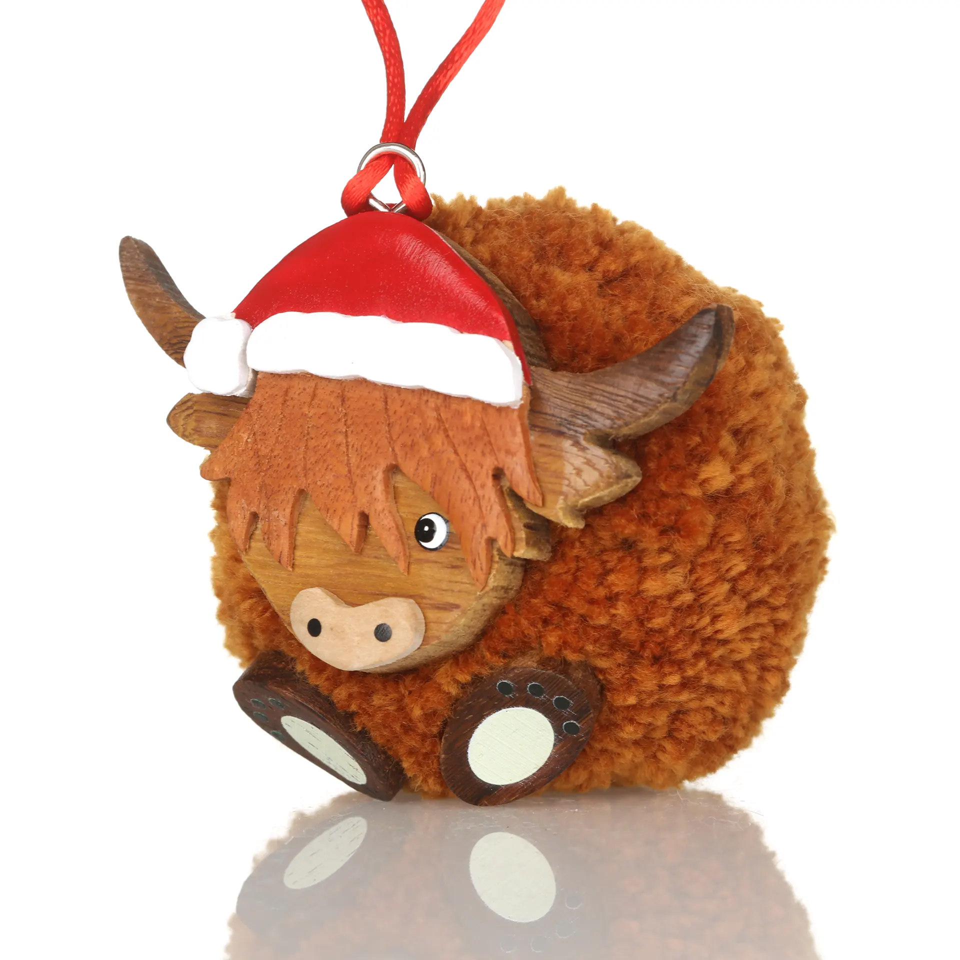 Highland Cow Weihnachtskugel aus Wolle und Holz – handgefertigt in Schottland