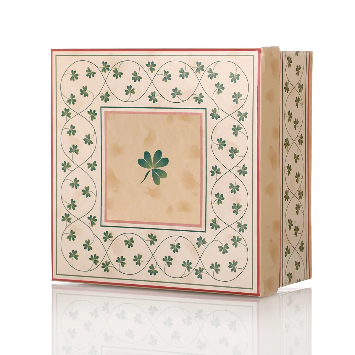 Irish Shamrock - 4 Traditionelle Weihnachtskugeln aus Irland im Kleeblatt-Design Irish Shamrock - 4 Traditionelle Weihnachtskugeln aus Irland im Kleeblatt-Design