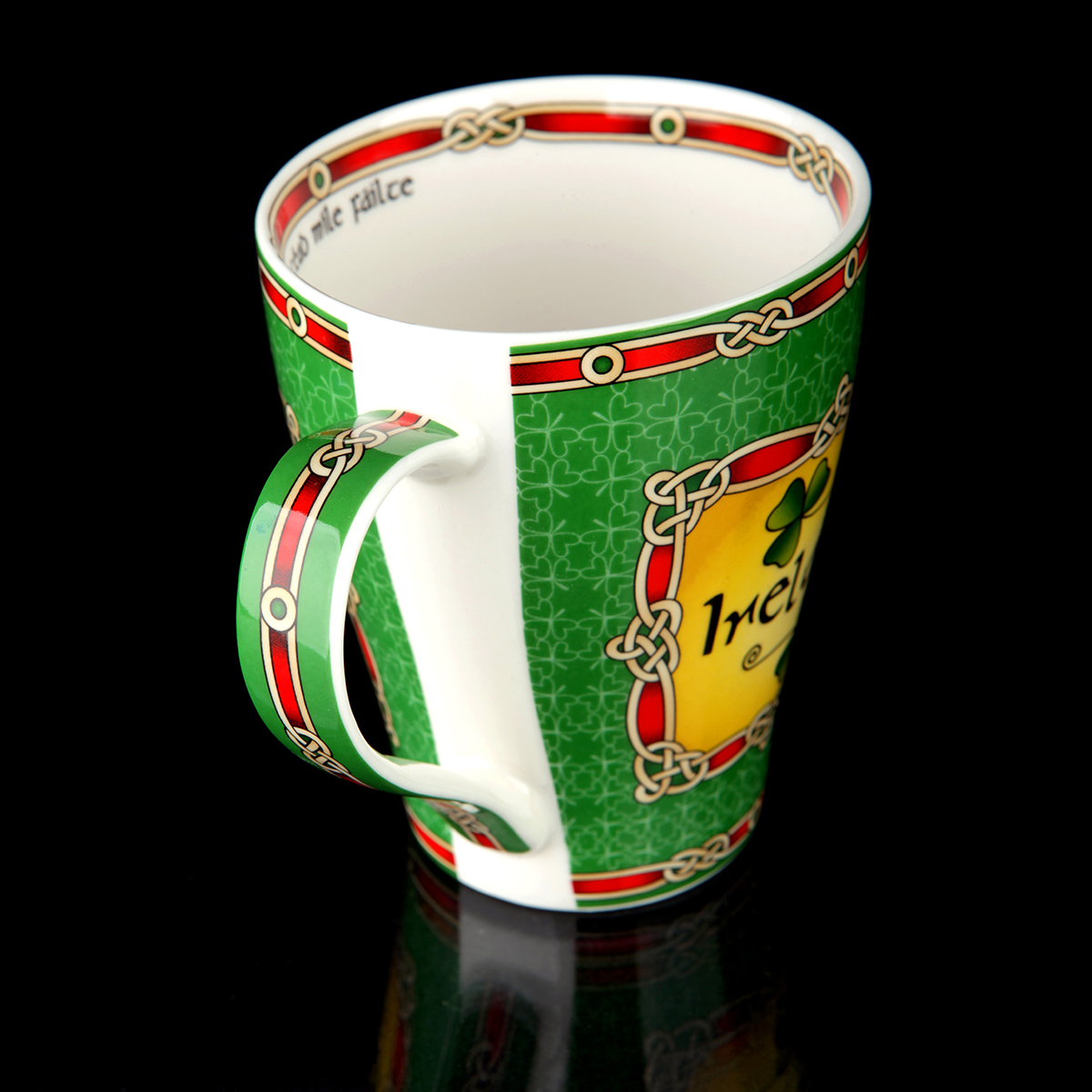 Cead Mile Failte Shamrock Mug - Irischer Kaffeebecher mit Kleeblättern & keltischen Mustern