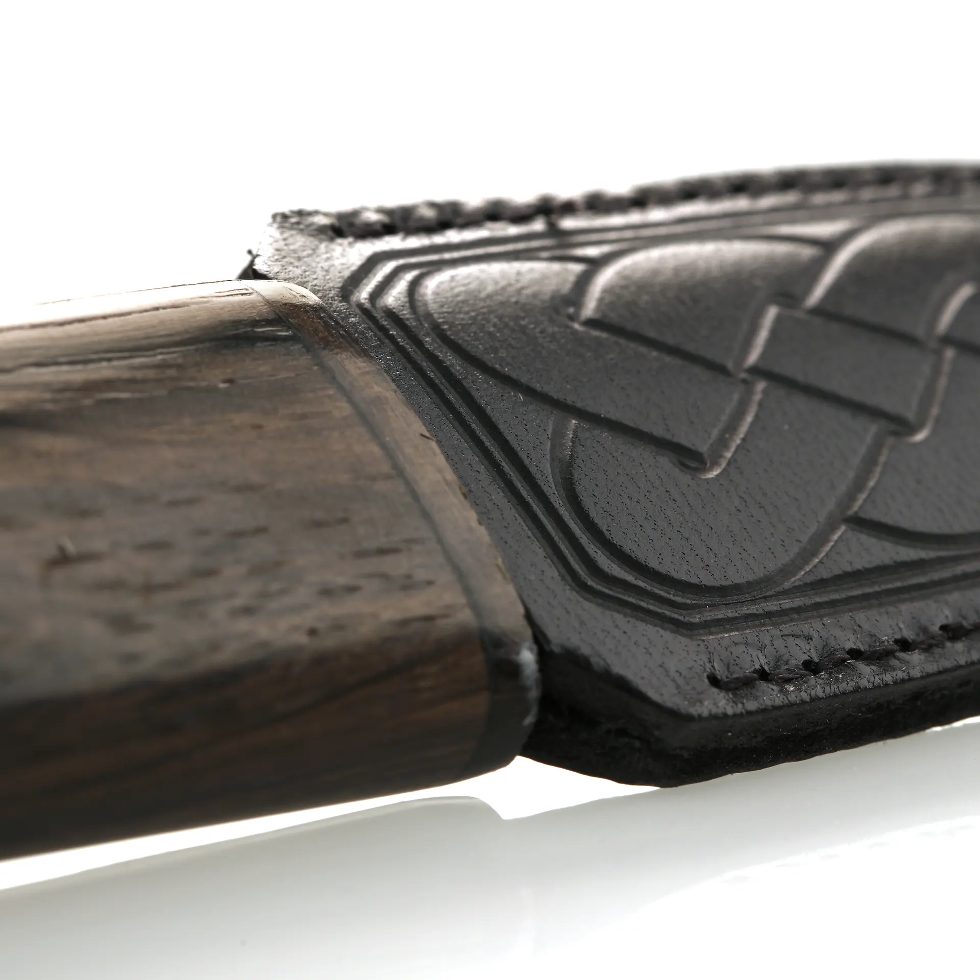 Sgian Dubh mit Griff aus echter Mooreiche und Lederscheide – Handgefertigt in Schottland