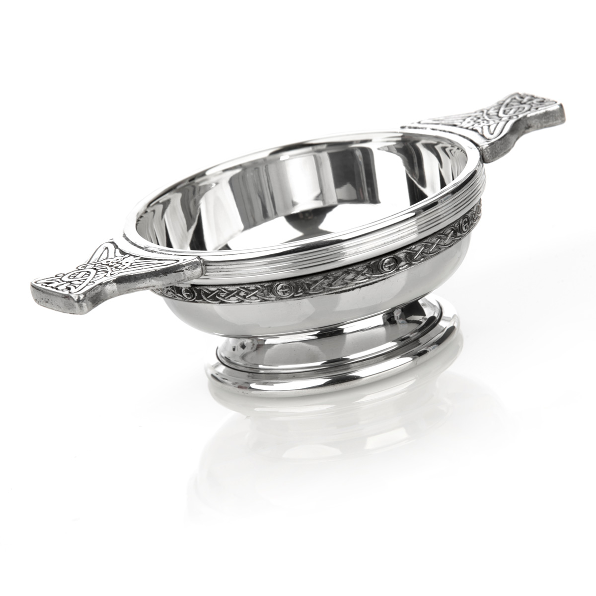 whisky-quaich-keltisch-schottland-002 Handgefertigter Highland Whisky Quaich aus Zinn mit keltischen Ornamenten