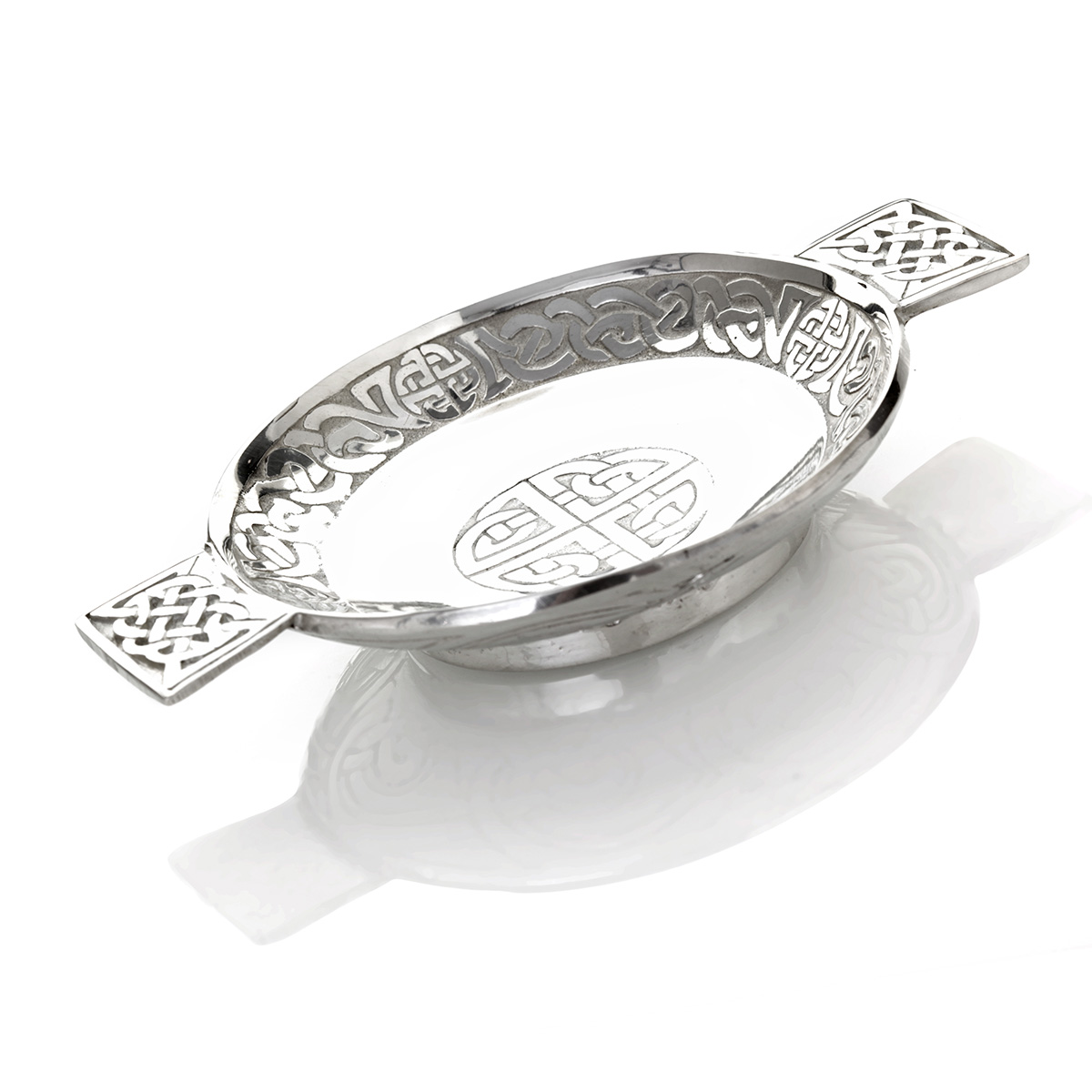quaich-keltisch-schottisch-zinn-pewter-017 Cross & Interlace - Highland Whisky Quaich aus Schottland mit keltischen Mustern