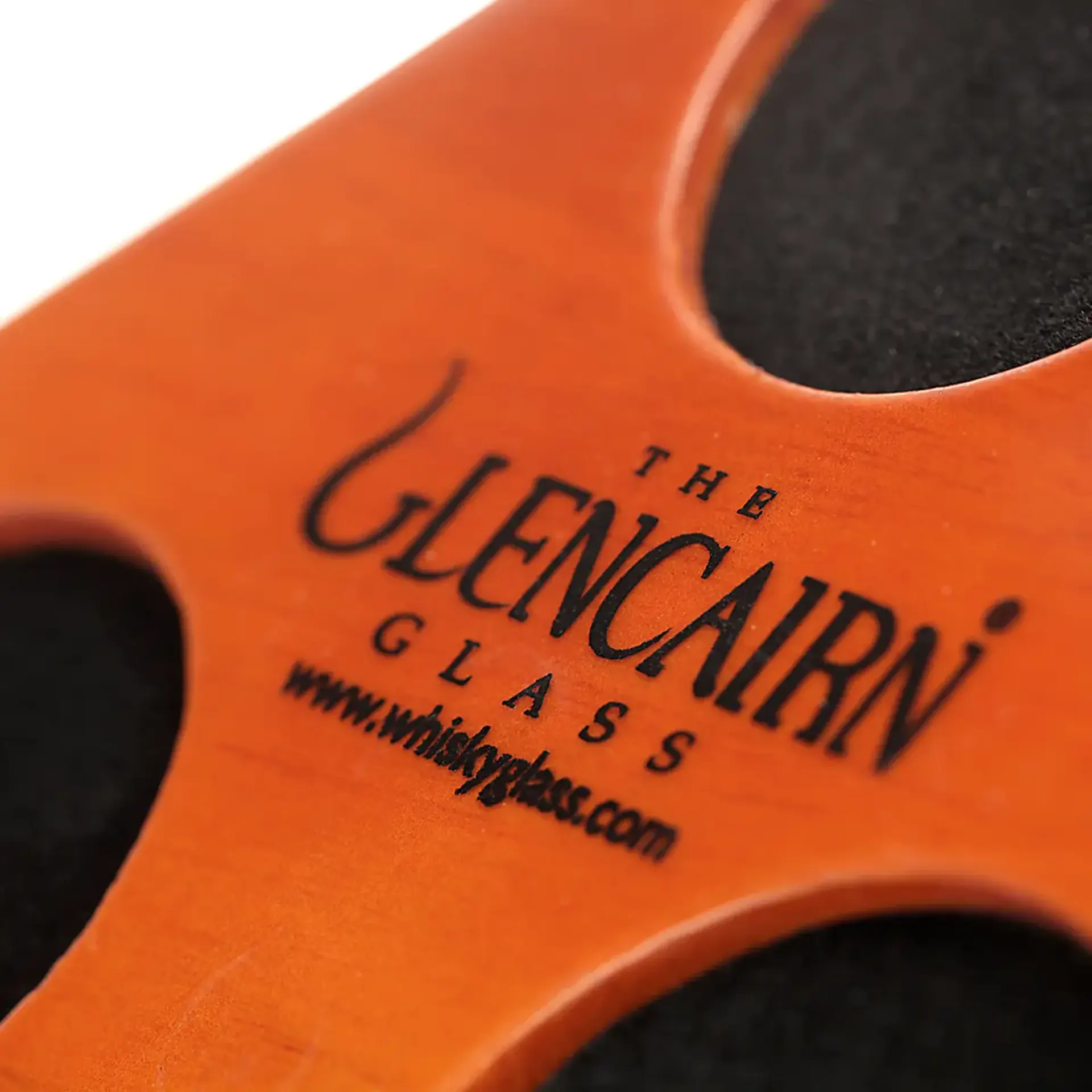 Glencairn Tasting Tray - Tablett aus Eichenholz für drei Glencairn Gläser.