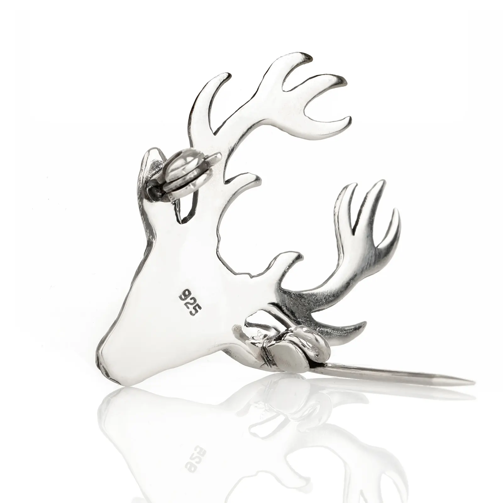 Highland Stag - Schottischer Hirsch Anstecknadel aus Sterlingsilber