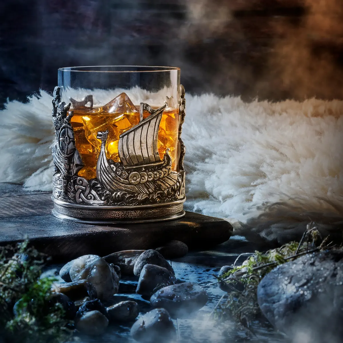 Viking Whisky Tumbler - Handgefertigtes Wikinger Whiskyglas aus England