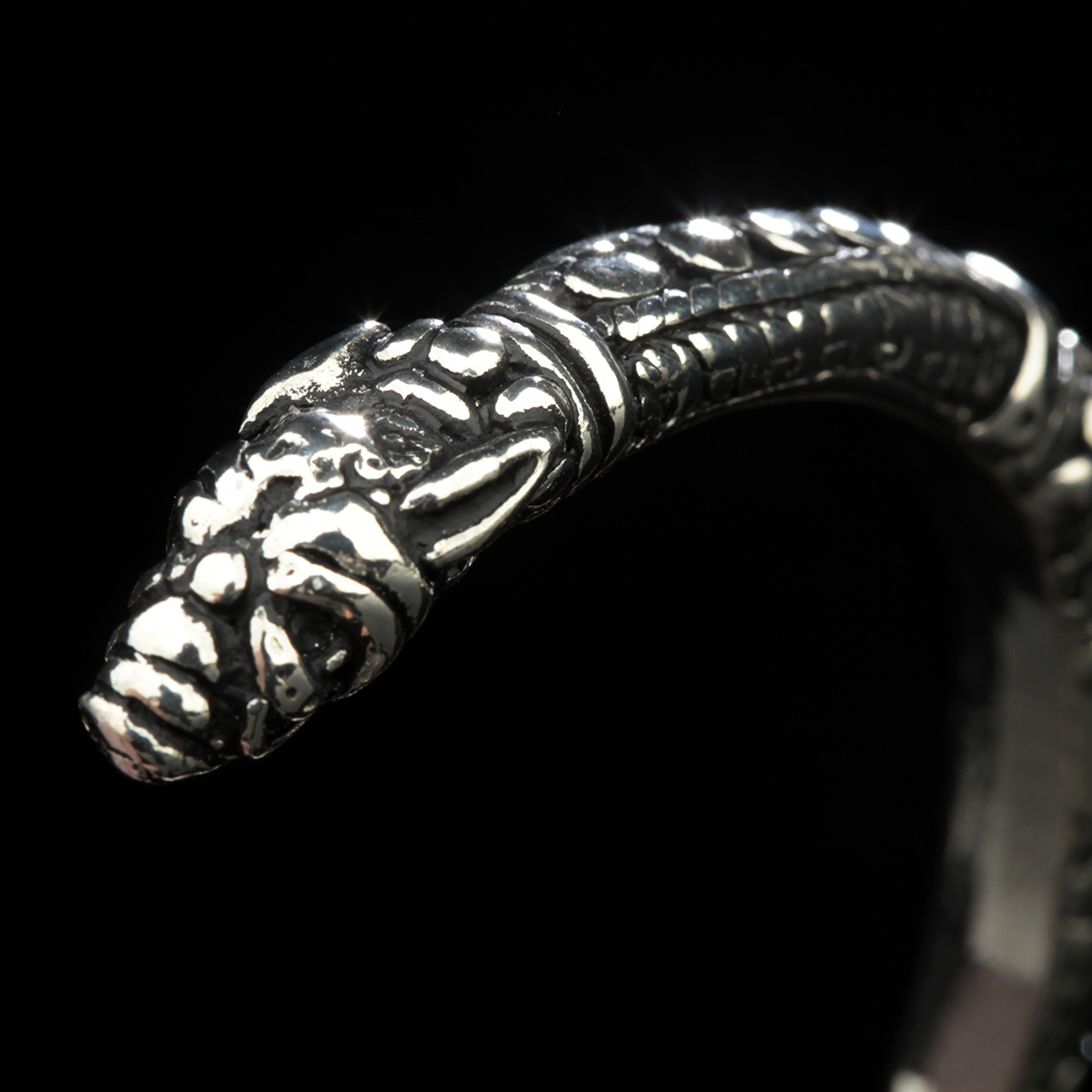 Armreif-Torc-keltisch-wikinger-celtic-silber-005 Serpents Torc - Wikinger Armreif mit keltischen Knoten & Schlangenköpfen