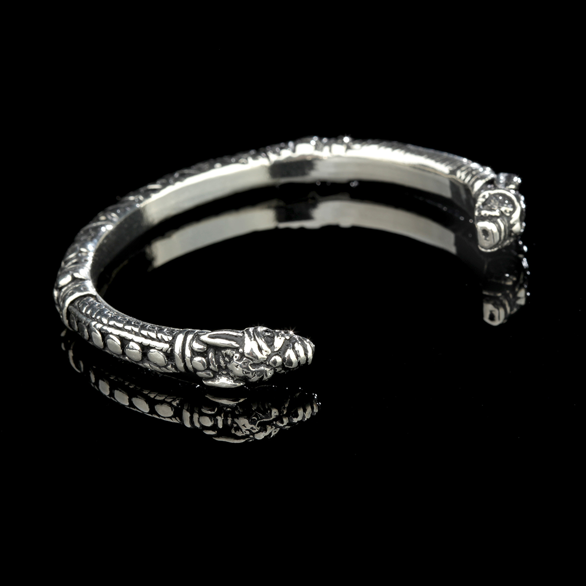 Armreif-Torc-keltisch-wikinger-celtic-silber-004 Serpents Torc - Wikinger Armreif mit keltischen Knoten & Schlangenköpfen