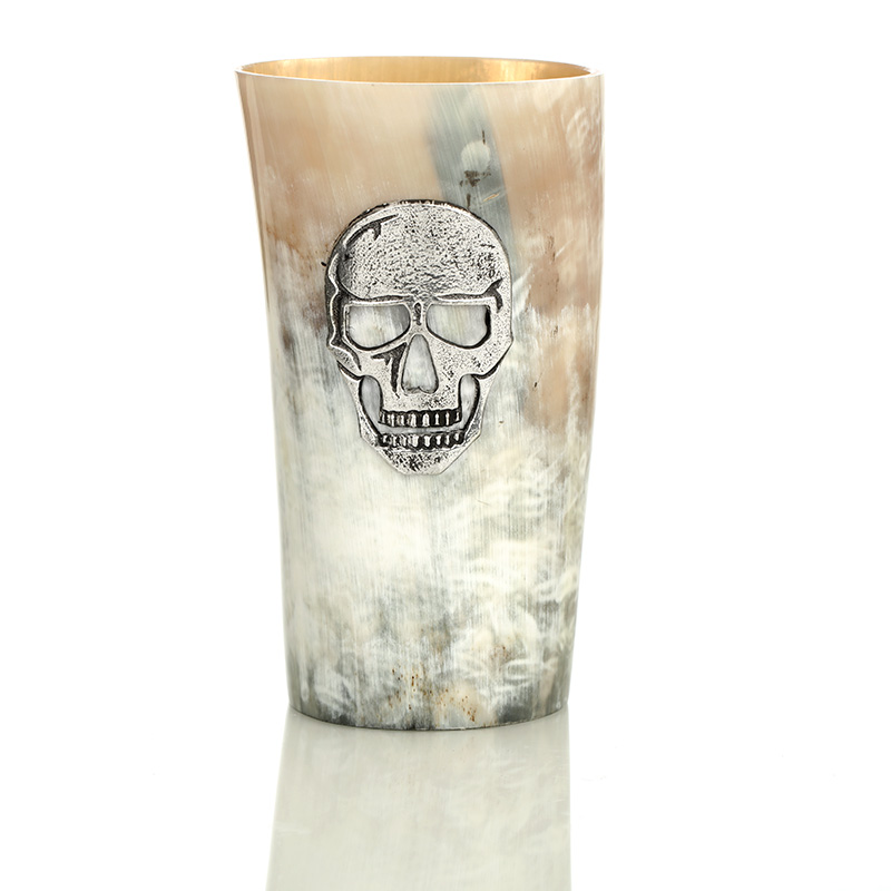 hornbecher-skull-totenkopf-001 Totenkopf - Wikinger Hornbecher verziert - 0,5l - echtes Horn