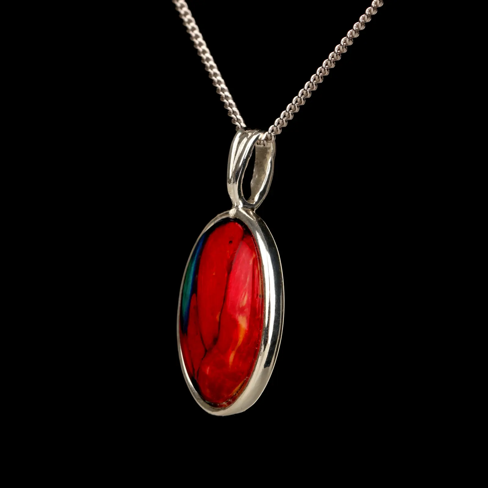 Heathergem Kette mit ovalem Anhänger – handgefertigt aus Sterlingsilber & schottischer Heide