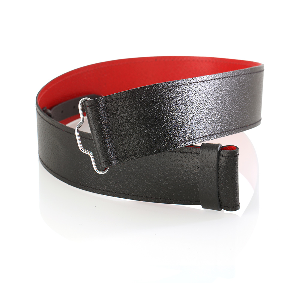 kilt-belt-guertel-schwarz-rot-leder-001 Traditioneller Leder Kiltgürtel mit Riemen - Rinderleder  Schwarz & Rot - handgefertigt in Schottland