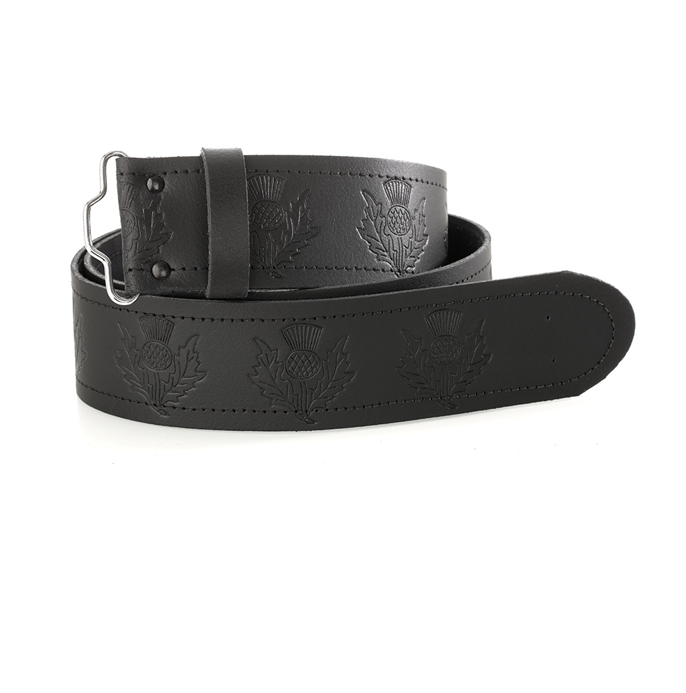 kilt-belt-guertel-schwarz-leder-distel-001 Kiltgürtel mit Klettverschluss – Schwarzes Rindleder, 5,5 cm breit, handgefertigt in Edinburgh