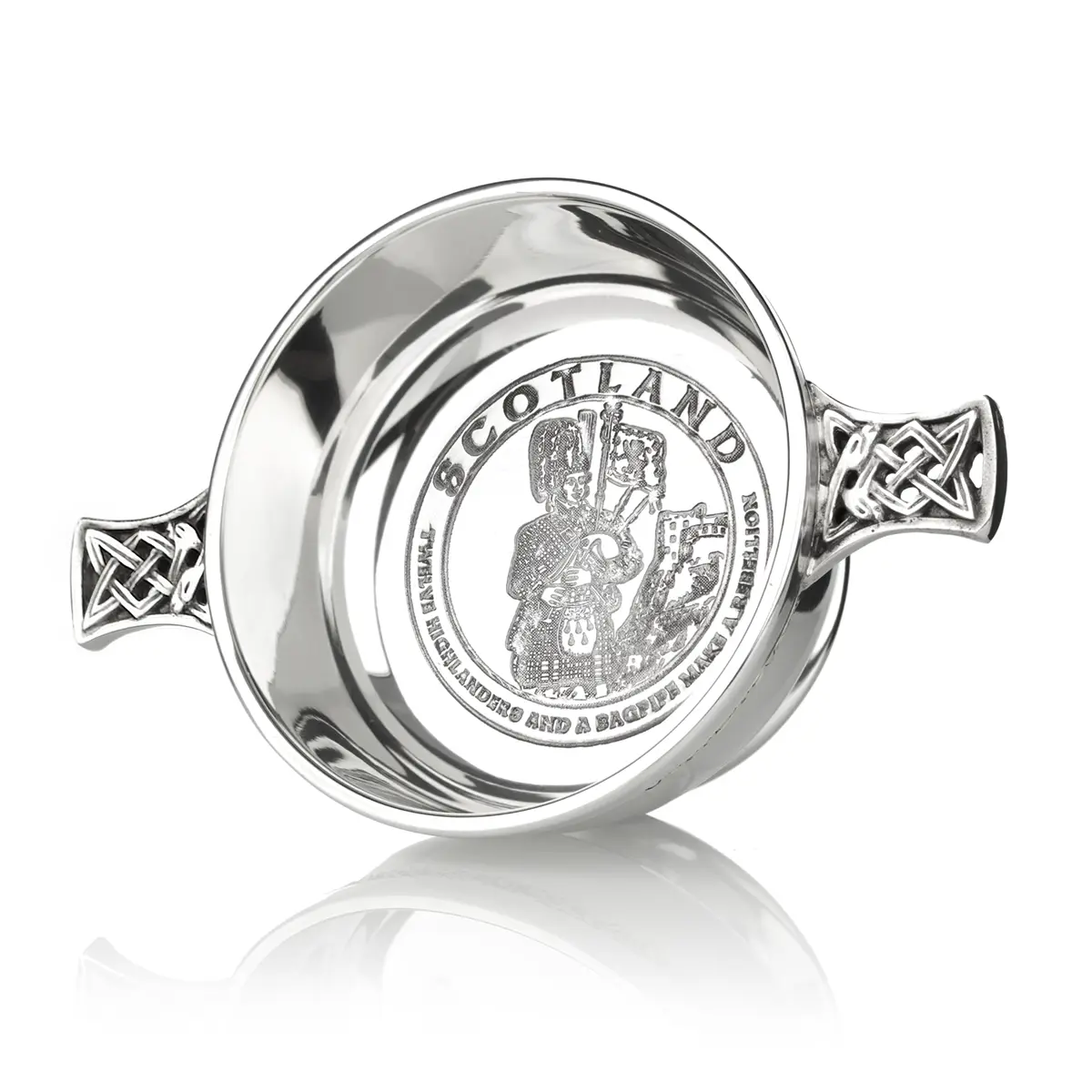 quaich-whisky-schottland-piper-keltisch-silber-002 Highland Piper Whisky Quaich - Bagpiper und keltische Muster