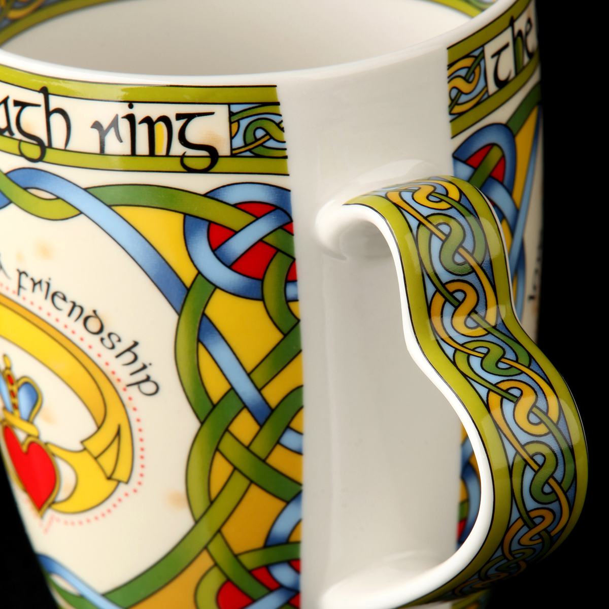 Claddagh Mug - Kaffeebecher aus Irland mit Claddagh Ring & keltischem Muster
