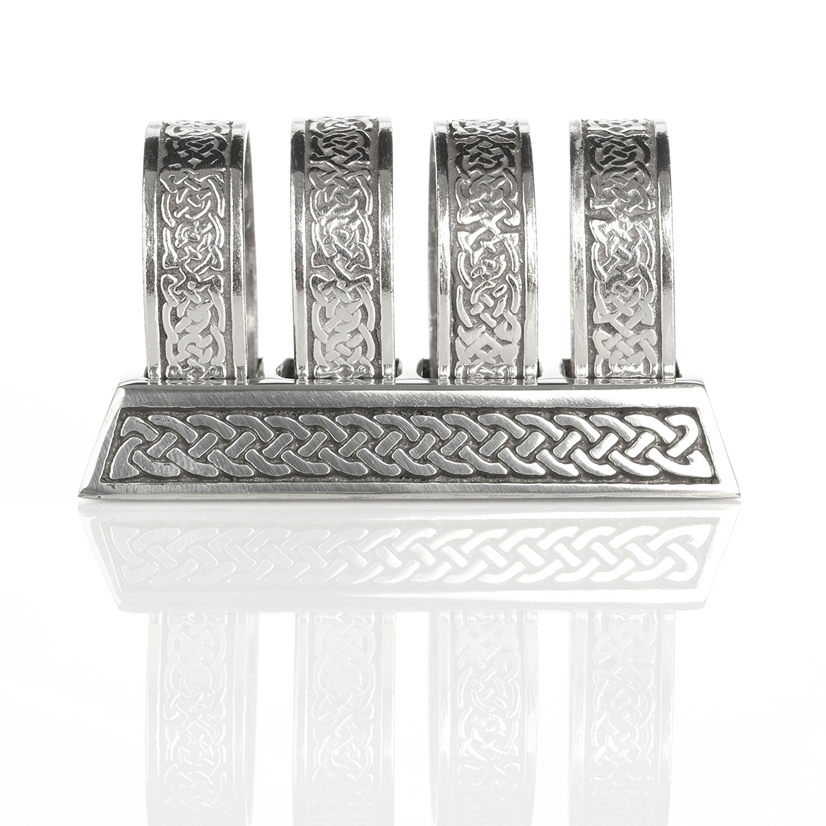 serviettenringe-keltisch-england-schottland-zinn-001 Keltische Serviettenringe mit Ständer - polierter Zinn handgefertigt in England