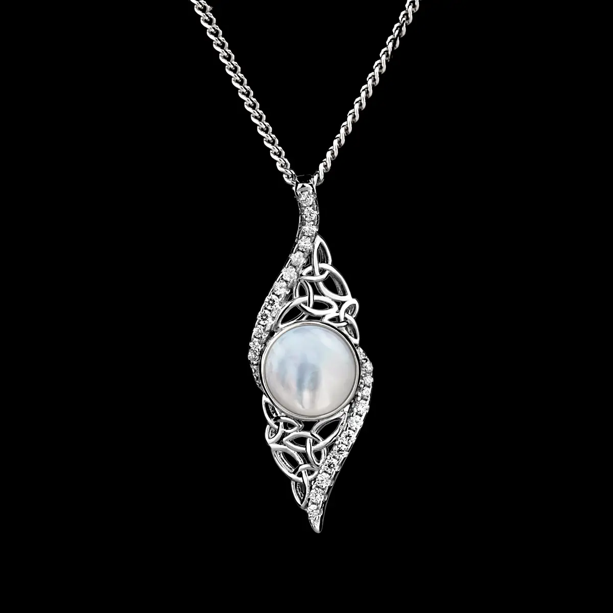 Mother of Pearl Twisted Trinity - Irische Kette aus Sterling Silber & Perlmutt