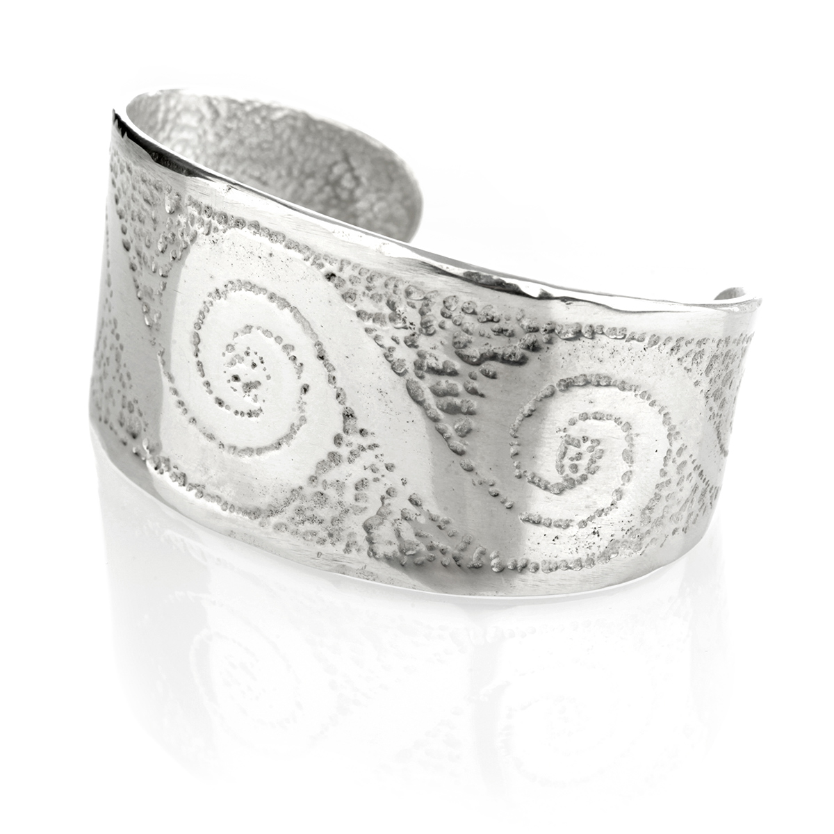 Armreif-keltisch-spirale-zinn-silber-001 Celtic Spirals - polierter Armreif aus Zinn mit keltischem Spiralmuster