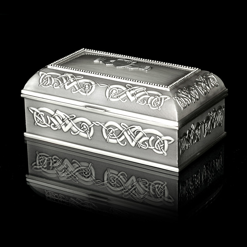 Claddagh-Schmuckschtulle-Irland-keltisch-Silber-Zinn-004 Große Claddagh Ring Schmuckschatulle aus Irland - keltische Motive handgefertigt