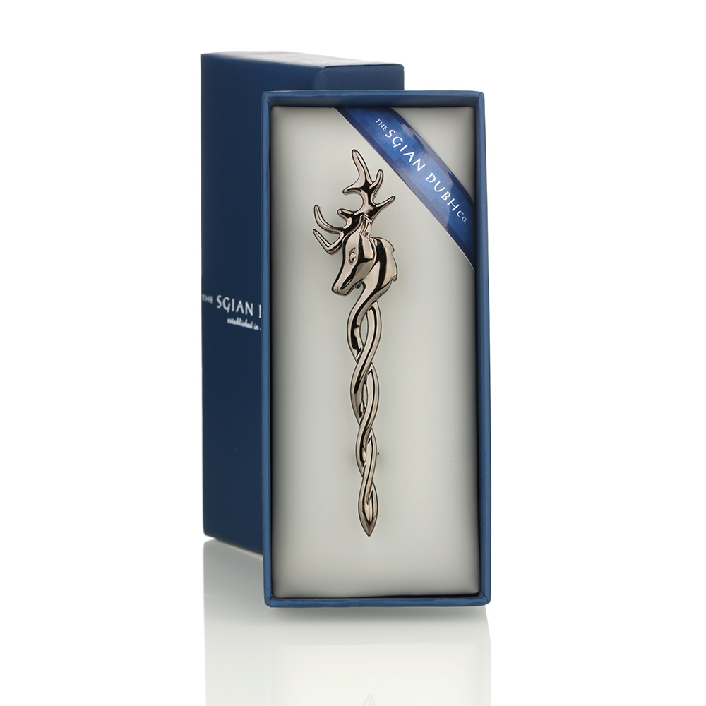 Staghorn Gunmetal Kilt Pin aus Schottland - Hirschkopf & keltische Knoten