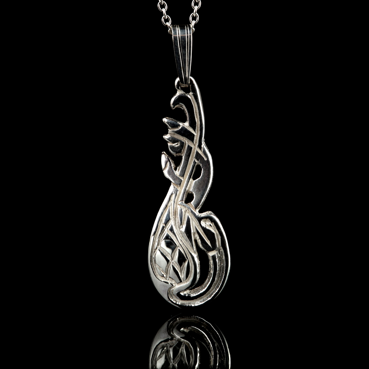 IMG_5414NXMxMLZmZ0ycR Lindisfarne Bird - Keltische Kette aus Sterling Silber - Handgefertigt in Schottland