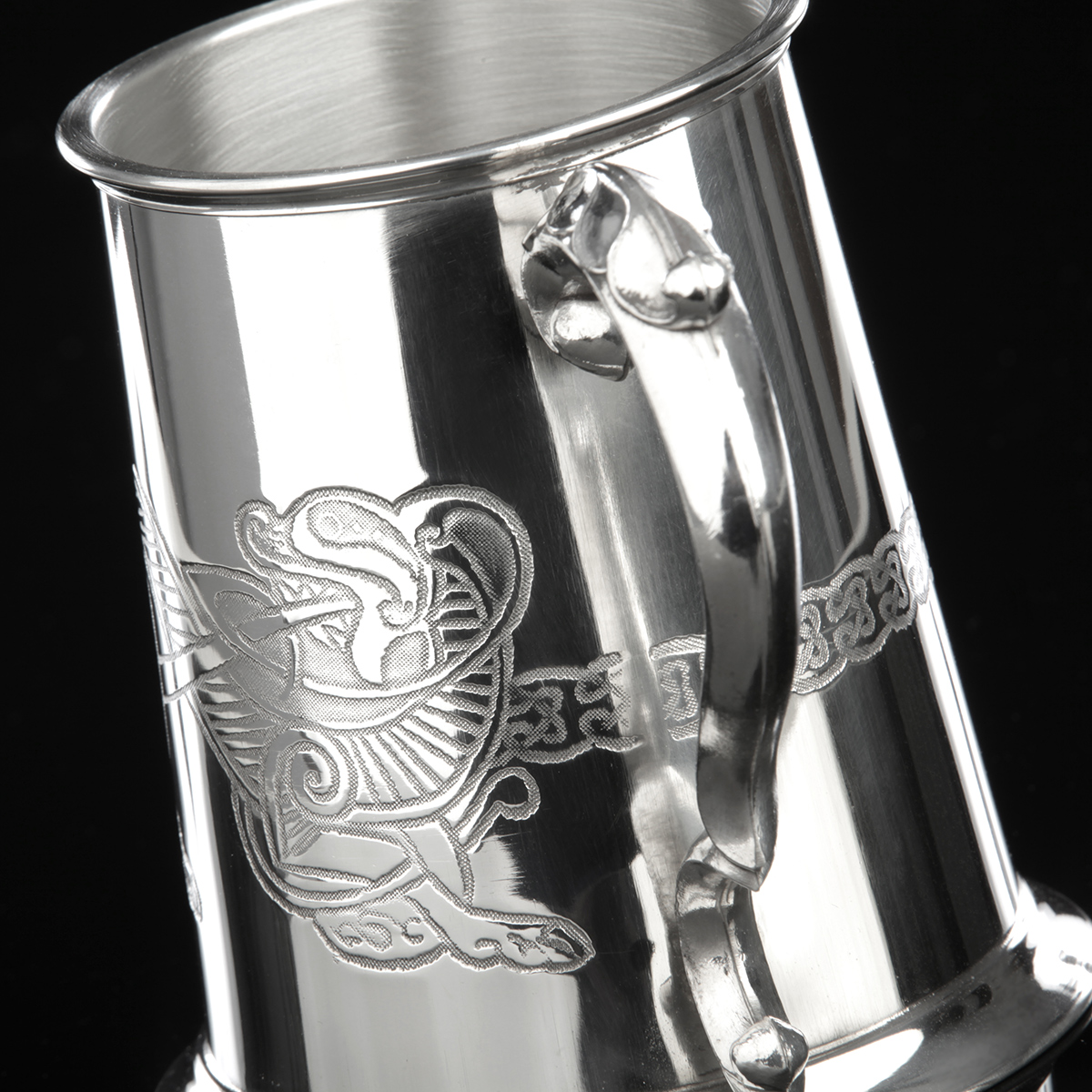 bierkrug-zinnkrug-pint-england-schottland-loewe-005 Keltischer Löwe - 1 Pint Bierkrug / Zinnkrug aus England