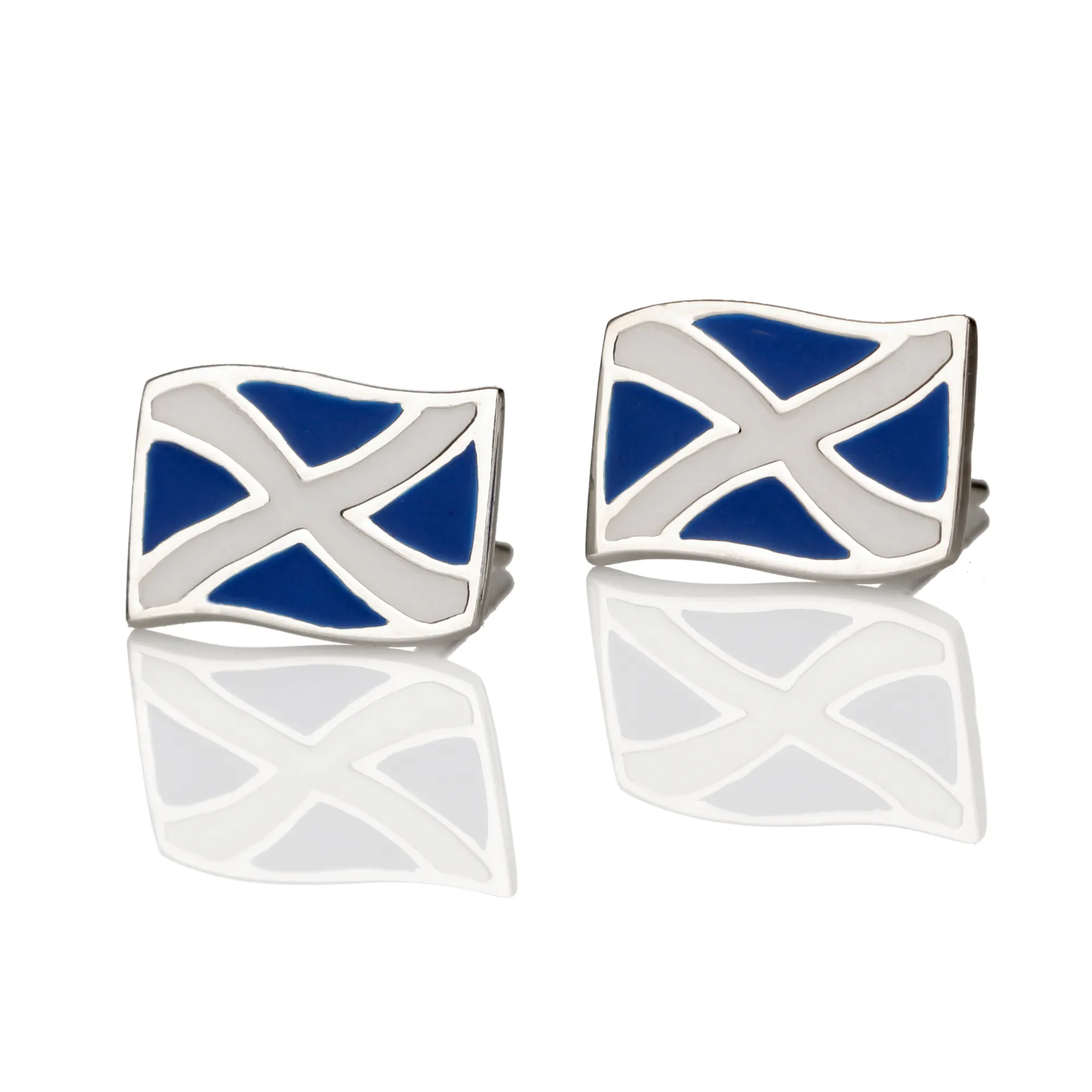 Saltire - Schottland-Flagge Ohrstecker aus Sterlingsilber und Emaille Saltire - Schottland-Flagge Ohrstecker aus Sterlingsilber und Emaille