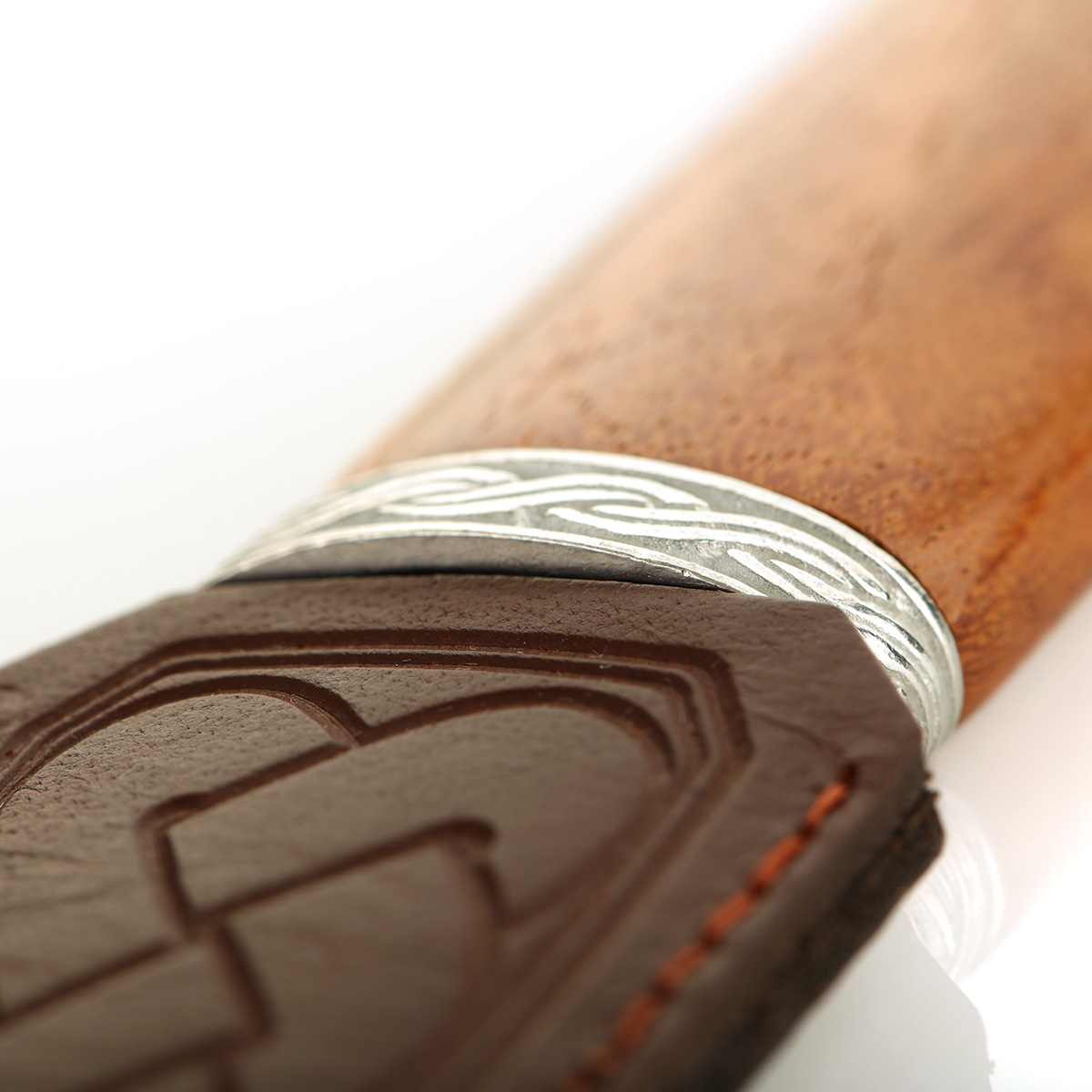 Rosewood Amber Sgian Dubh aus Schottland - Keltische Muster Rosenholz & Kristall