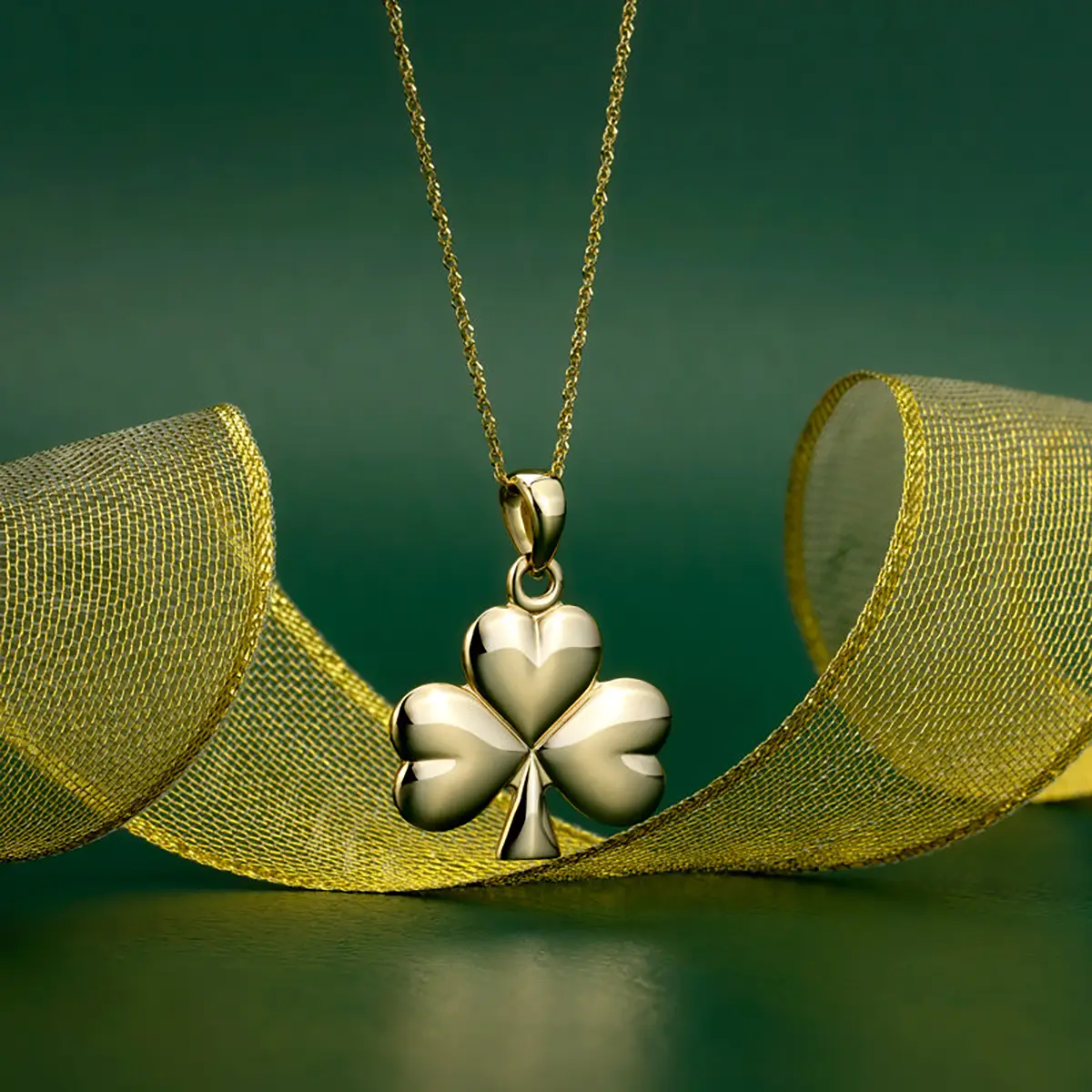 Shiny Irish Shamrock - Irische Kleeblatt Kette aus 14K GoldShiny Irish Shamrock - Irische Kleeblatt Kette aus 14K Gold