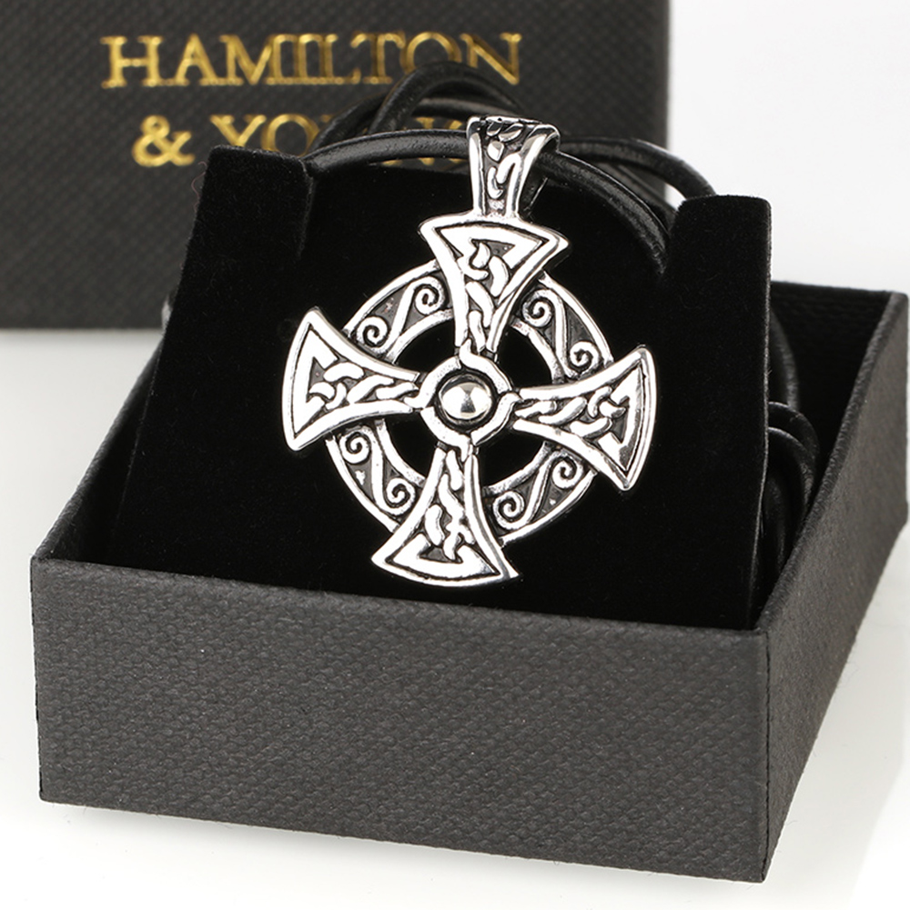 Keltisches Kreuz Anhänger aus Schottland - Edelstahl mit Lederband