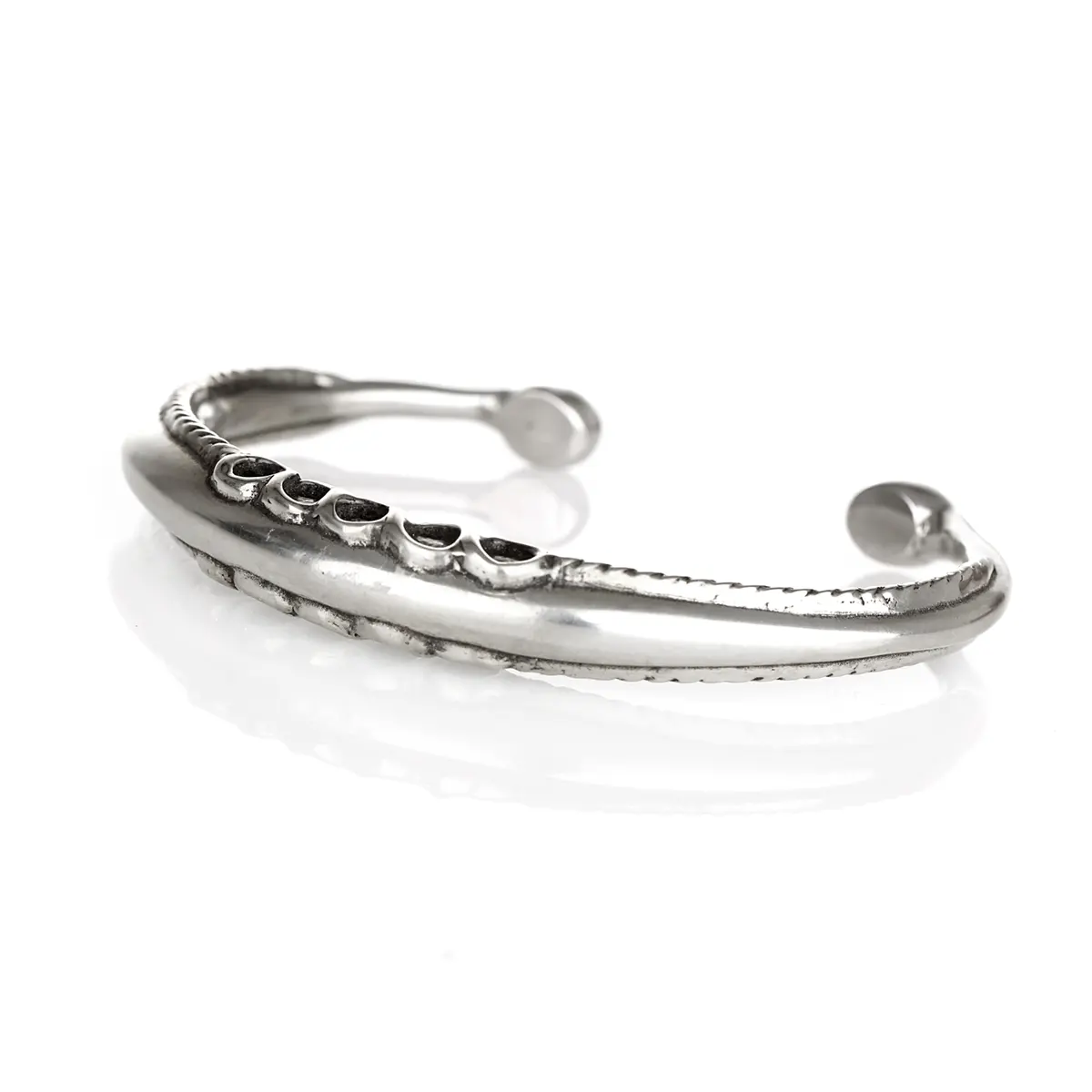Viking Knot Torc - Handgefertigter Wikinger Armreif mit keltischen Knoten Viking Knot Torc - Handgefertigter Wikinger Armreif mit keltischen Knoten