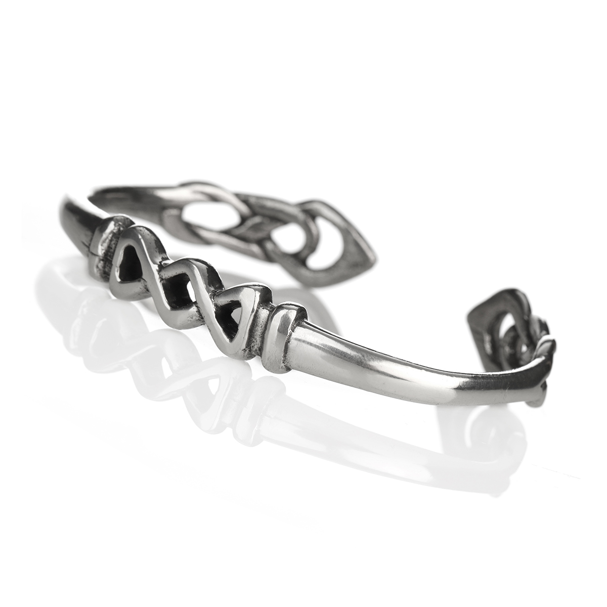 torc-armreif-silber-keltisch-002 Celtic Torc - keltischer Armreif aus Zinn & Emaille