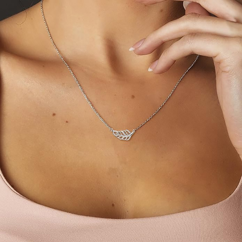 Silver Leaf Kette aus Irland - Ein Blatt aus Sterlingilber & Swarovski Kristall Silver Leaf Kette aus Irland - Ein Blatt aus Sterlingilber & Swarovski Kristall