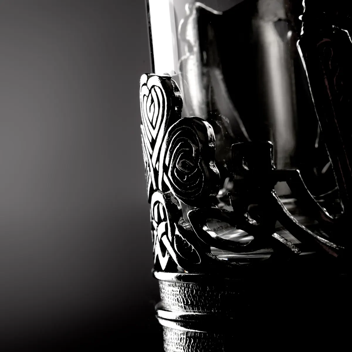 The Irish Whiskey Tumbler - Irisches Whiskeyglas handgefertigt aus Glas und Zinn