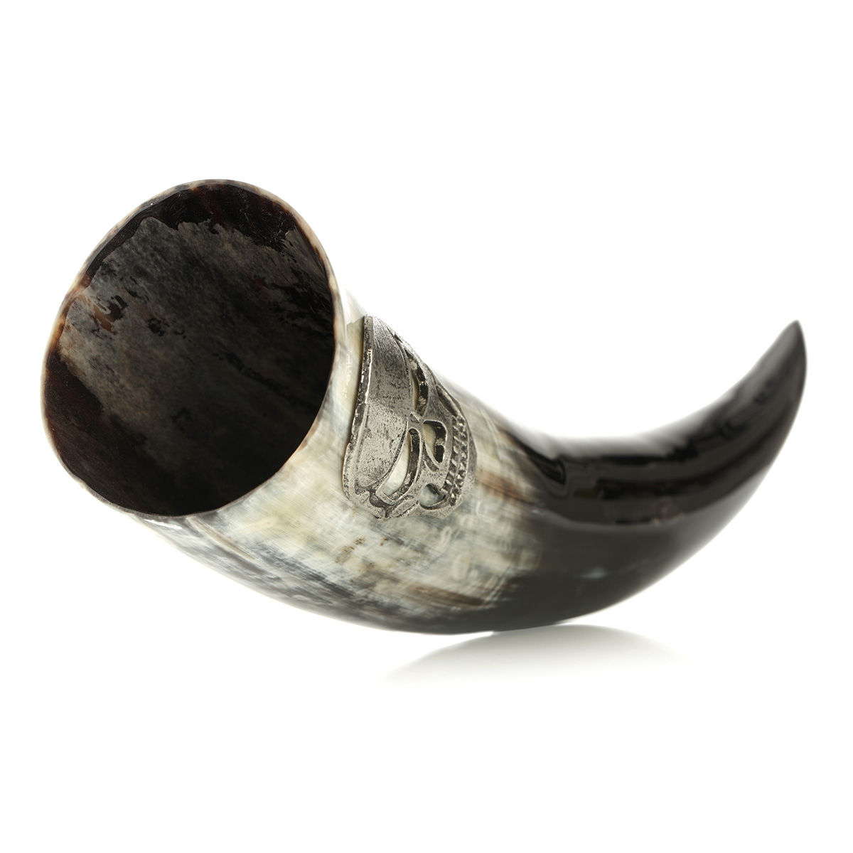 trinkhorn-totenkopf-skull-500ml-002-157e29e9526ec7 Poliertes Trinkhorn mit Totenkopf aus Zinn