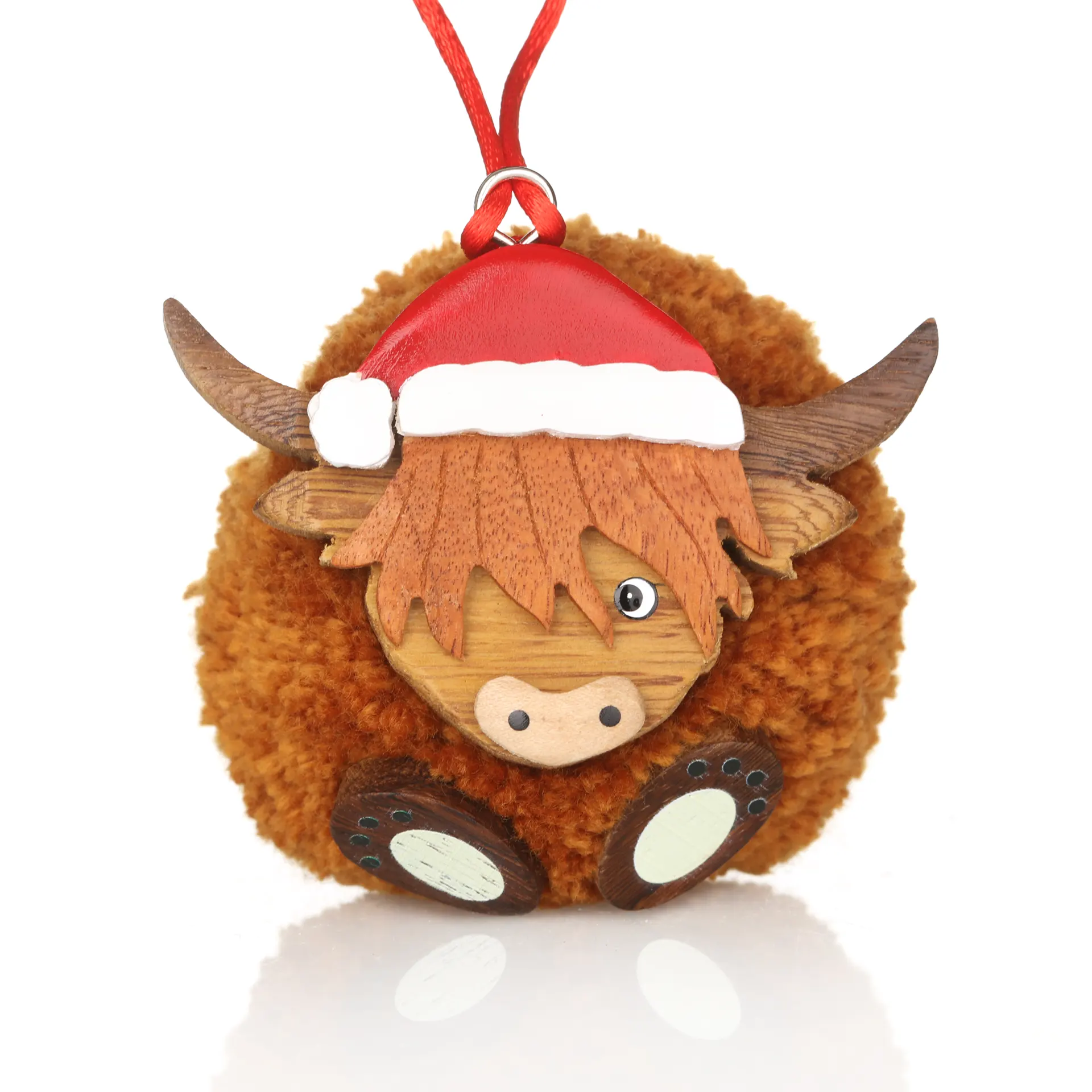Highland Cow Weihnachtskugel aus Wolle und Holz – handgefertigt in Schottland