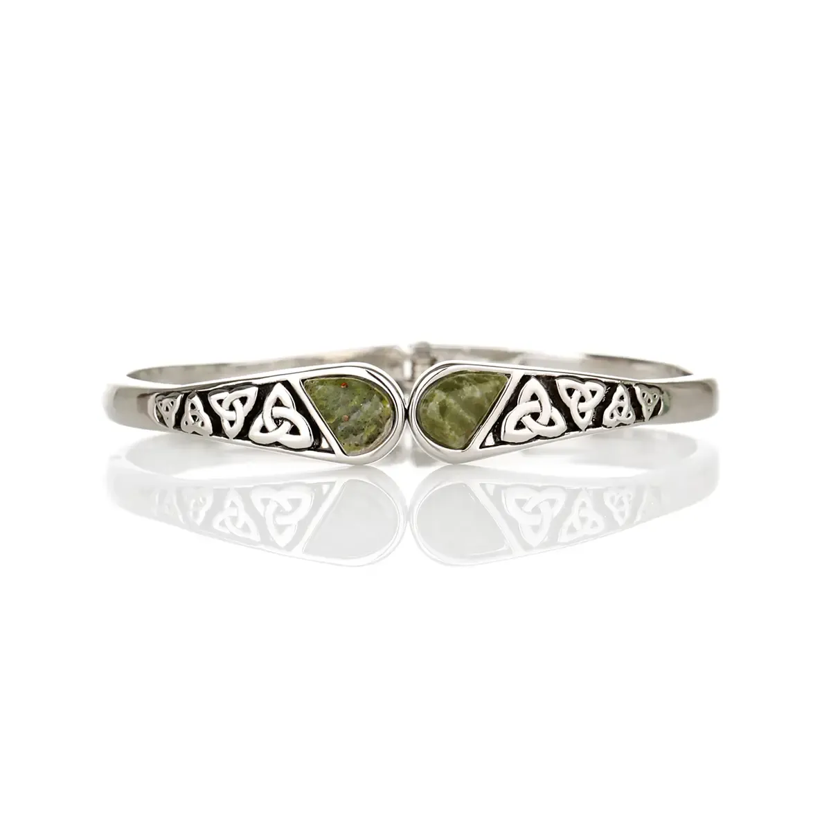 armband-armreif-silber-edelstahl-keltisch-connemara-marmor-003Deczq3eDTArNa Connemara Trinity Armreif aus Irland - Edelstahl rhodniert mit Scharnier