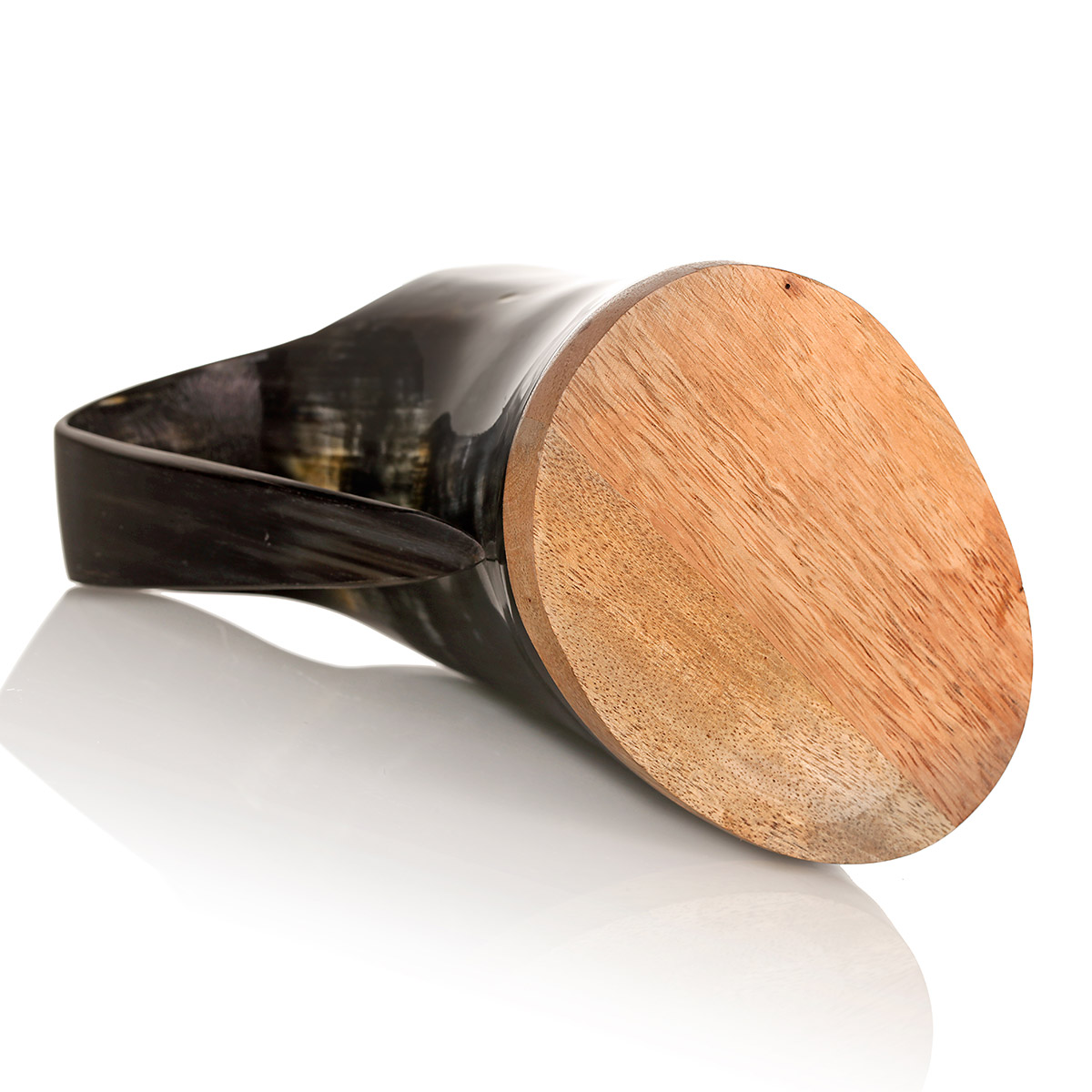 Wikinger Hornbecher mit Henkel & Holzboden - 0,5 - 0,7 Liter  - Rinderhorn poliert Wikinger Hornbecher mit Henkel & Holzboden - 0,5 - 0,7 Liter  - Rinderhorn poliert