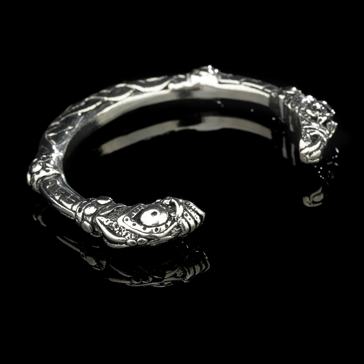 Armreif-Torc-keltisch-wikinger-celtic-silber-010 Serpent Head Torc - Wikinger Armreif mit keltischen Knoten & Schlangenköpfen