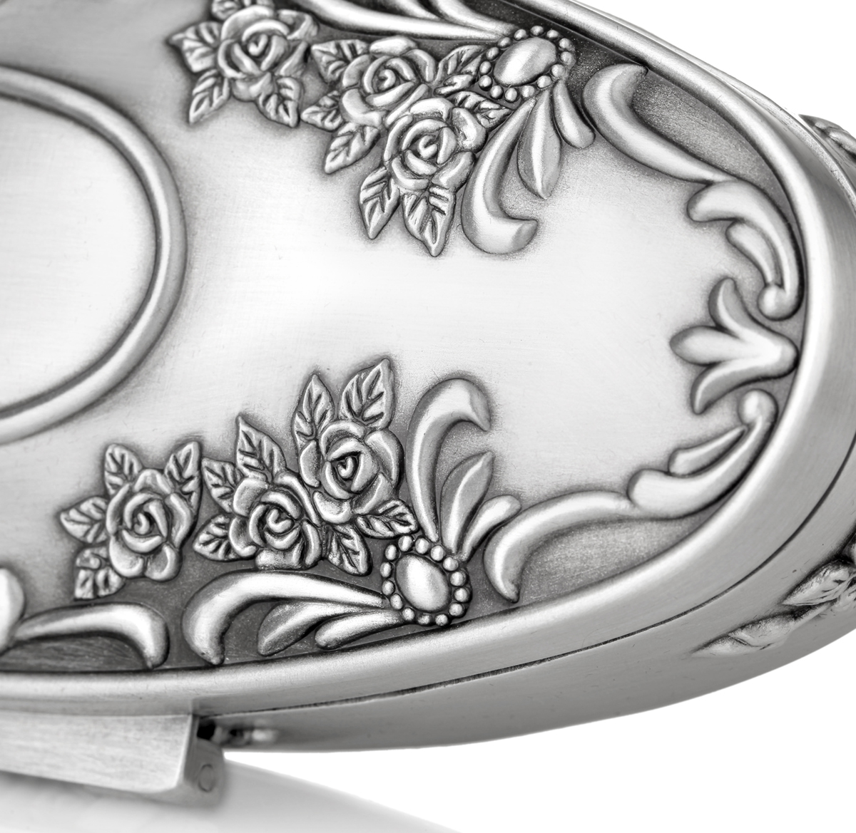 Ovale Schmuckschatulle mit floralen Ornamenten - handgefertigt in Irland
