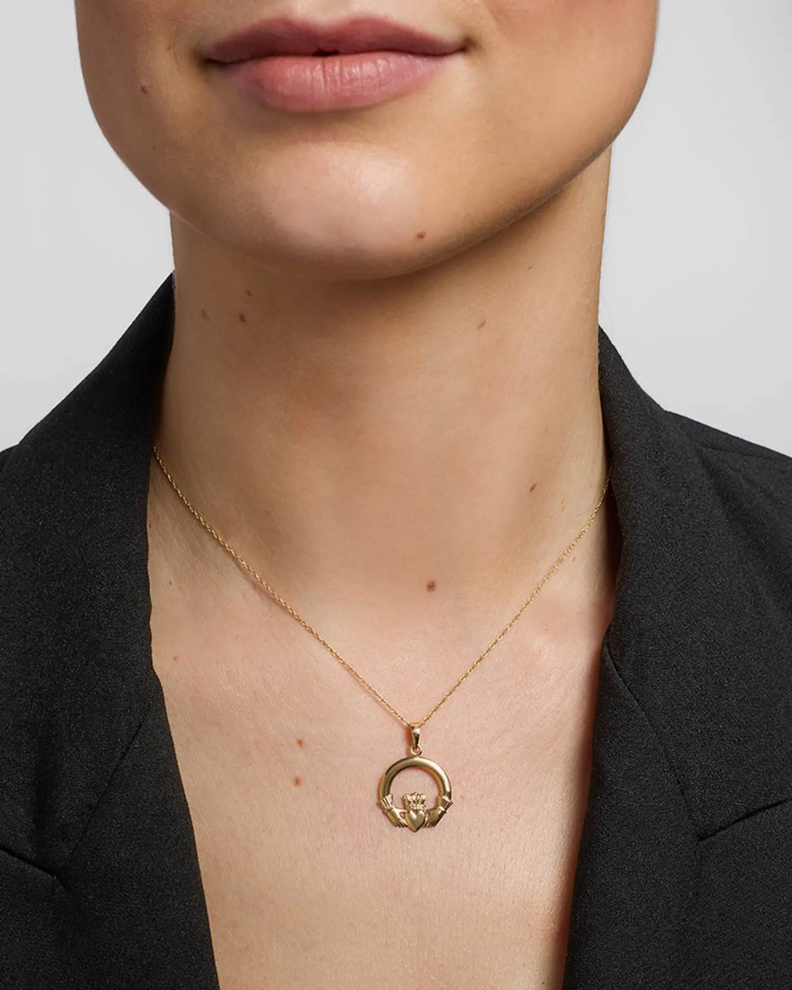 Large Claddagh Pendant - irische Claddagh Ring Kette aus 9K Gold Large Claddagh Pendant - irische Claddagh Ring Kette aus 9K Gold