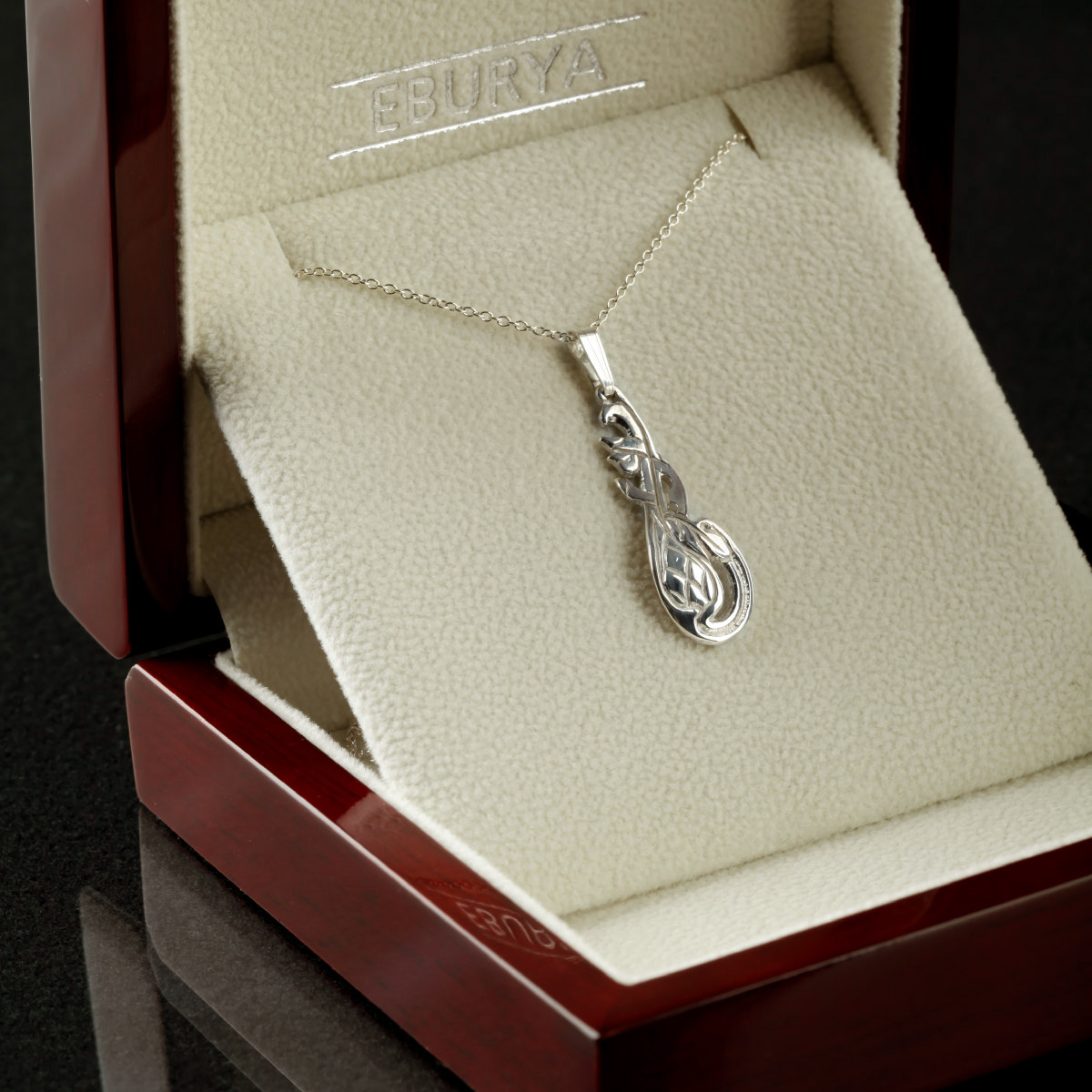 Lindisfarne Bird - Keltische Kette aus Sterling Silber - Handgefertigt in Schottland