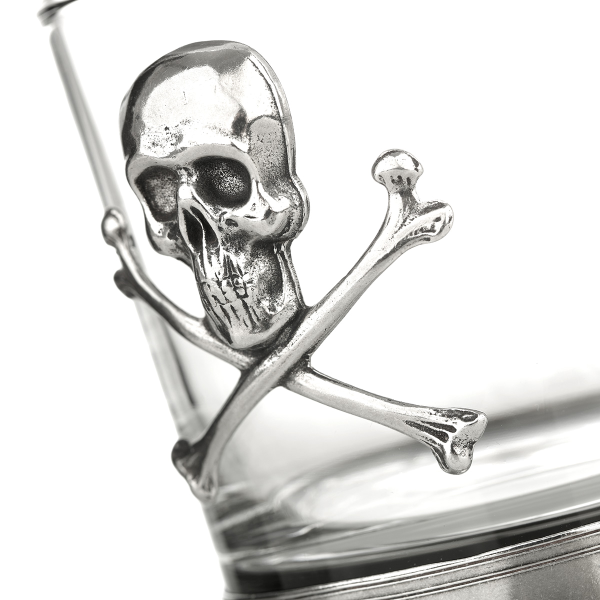 Skull & Crossbones Tumbler - Handgefertigtes Whisky Glas mit Totenkopf aus Zinn