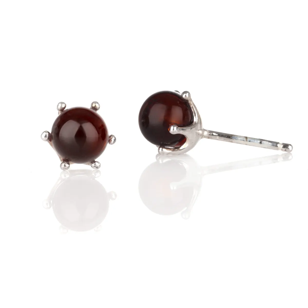 Red Ball Studs - Irische Ohrstecker aus rotem Bernstein & Sterling Silber Red Ball Studs - Irische Ohrstecker aus rotem Bernstein & Sterling Silber