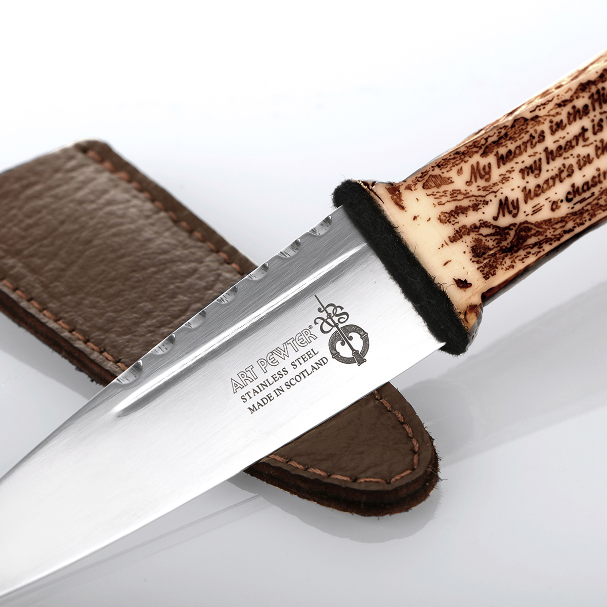 sgian-dubh-highland-kilt-burns-horn-001a highland Saltire Sgian Dubh - Schottische Flagge- Edelstahl mit Lederscheide