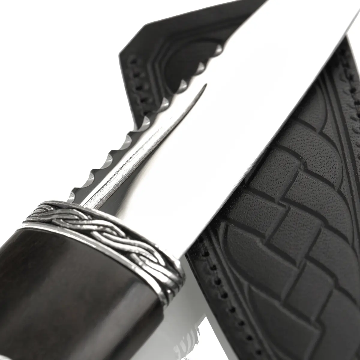 Blackwood Celtic Sgian Dubh mit Lederscheide aus Schottland - keltische Muster