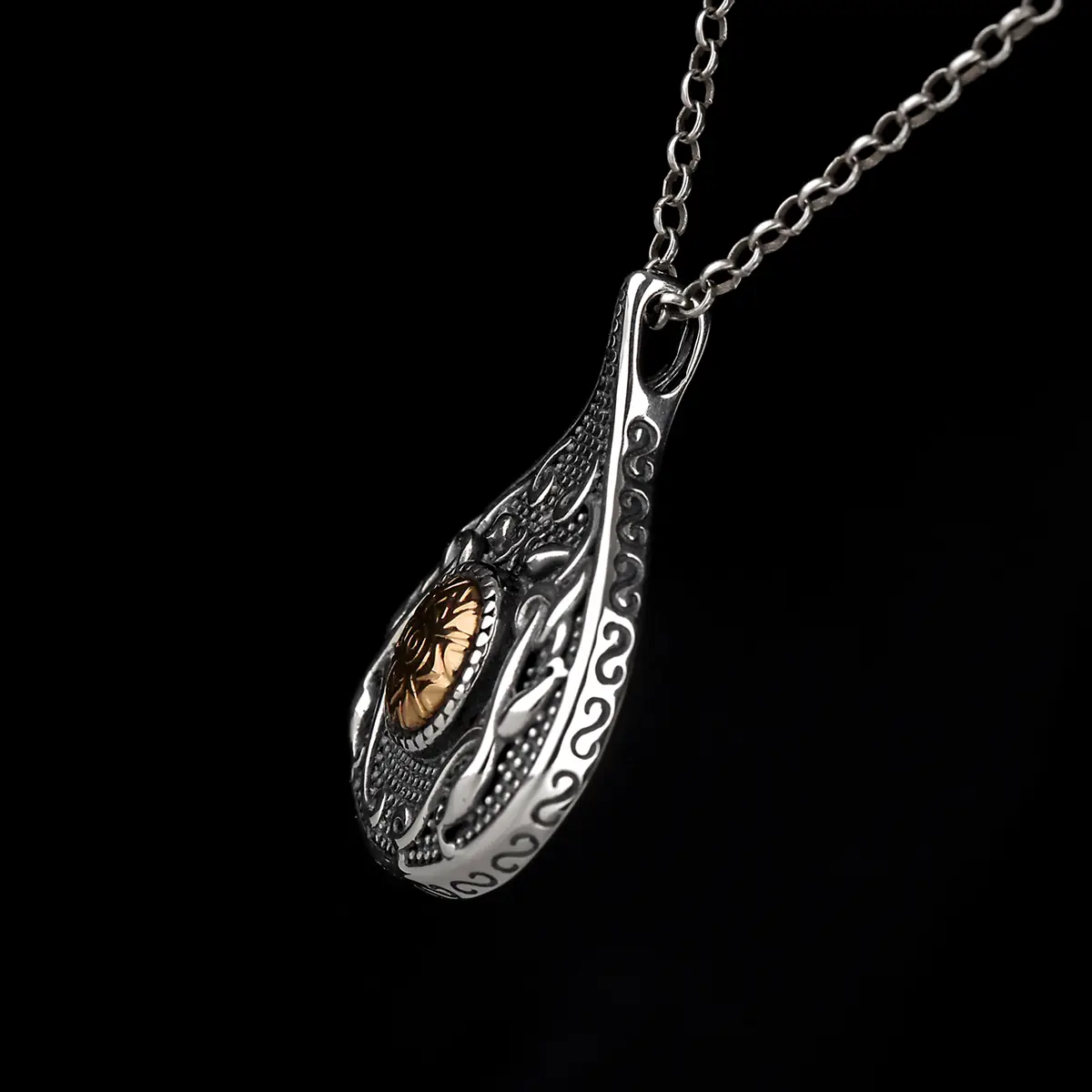 kette-anhaenger-celtic-warrior-teardrop-silber-gold-antik-003 Celtic Warrior Wood Quay Teardrop - Keltischer Anhänger aus IrlandCeltic Warrior Wood Quay Drop - Keltischer Anhänger aus Irland