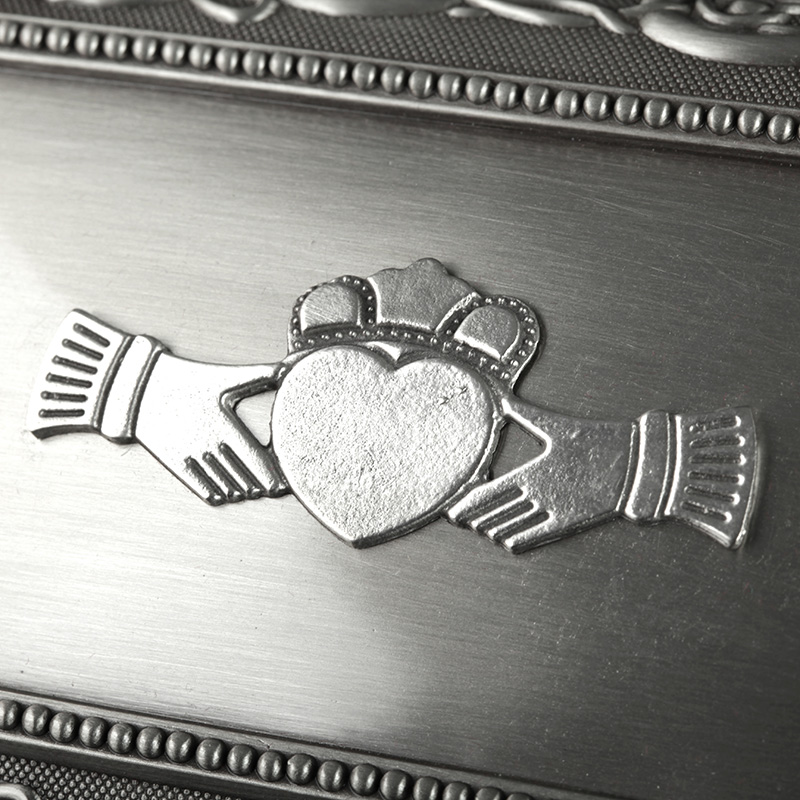 Claddagh-Schmuckschtulle-Irland-keltisch-Silber-Zinn-005 Große Claddagh Ring Schmuckschatulle aus Irland - keltische Motive handgefertigt