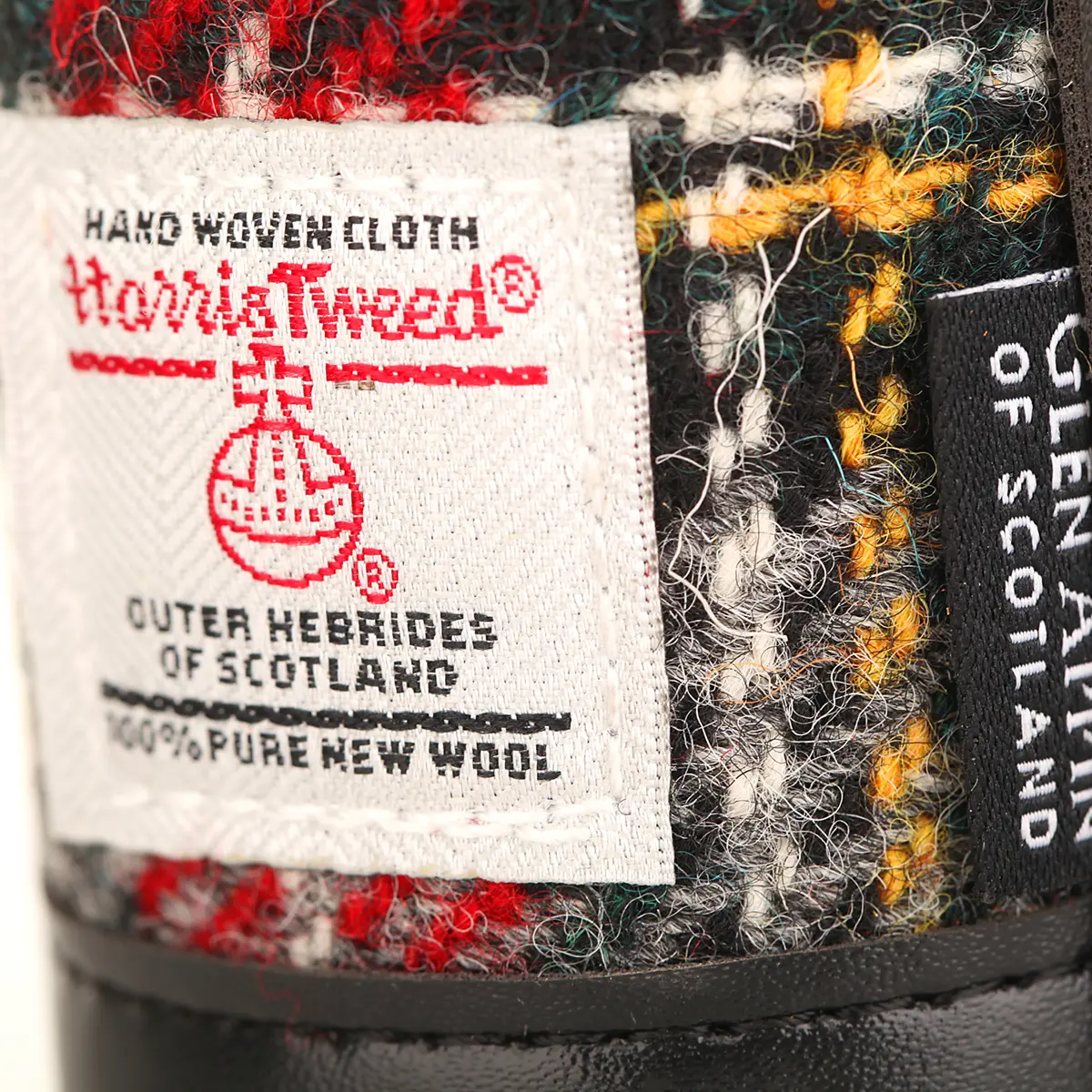 Harris Tweed Hunting Flask / Campingflasche in Grey and Red Tartan