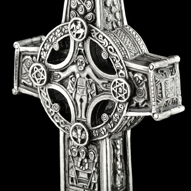 Clonmacnoise Cross Of the Scriptures - verziertes keltisches Kreuz aus Irland