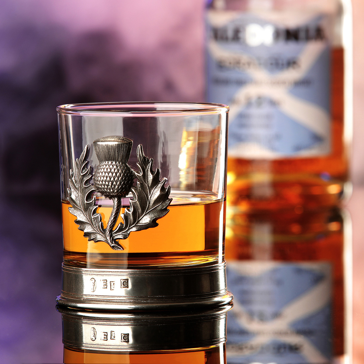 Thistle-Tumbler-1 Handgefertigtes Scottish Thistle Tumbler - Handgefertigtes Whisky Glas mit schottischer Distel aus Zinn