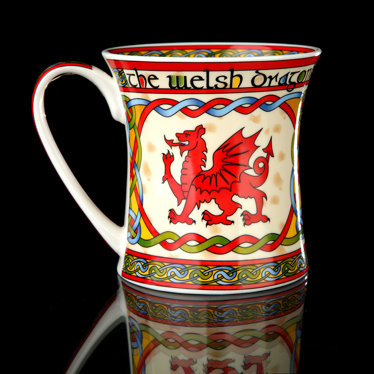 The Welsh Dragon Mug - Kaffeebecher mit walisischem Drachen & Keltischen Mustern